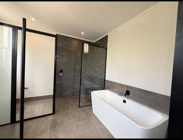 3 BEDROOM PROPERTY TO RENT IN HYDE PARK